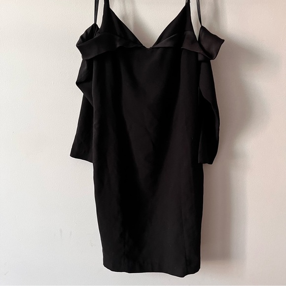Jasmine & Juliana black dress sz M, off-shoulder sleeves - Picture 3 of 5